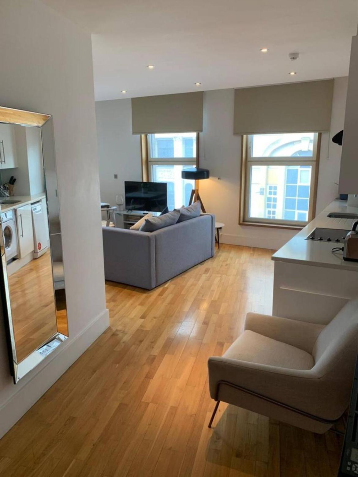 High Apartment In St James-Piccadilly Cov10 London Bagian luar foto
