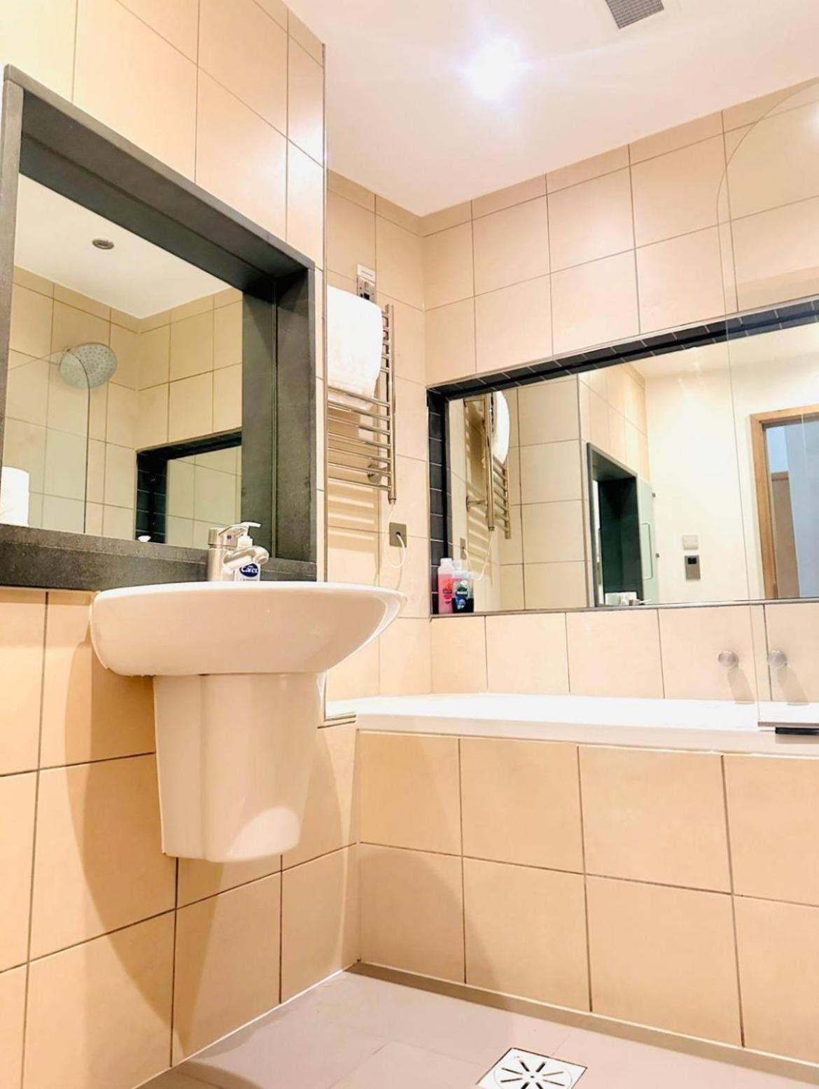 High Apartment In St James-Piccadilly Cov10 London Bagian luar foto